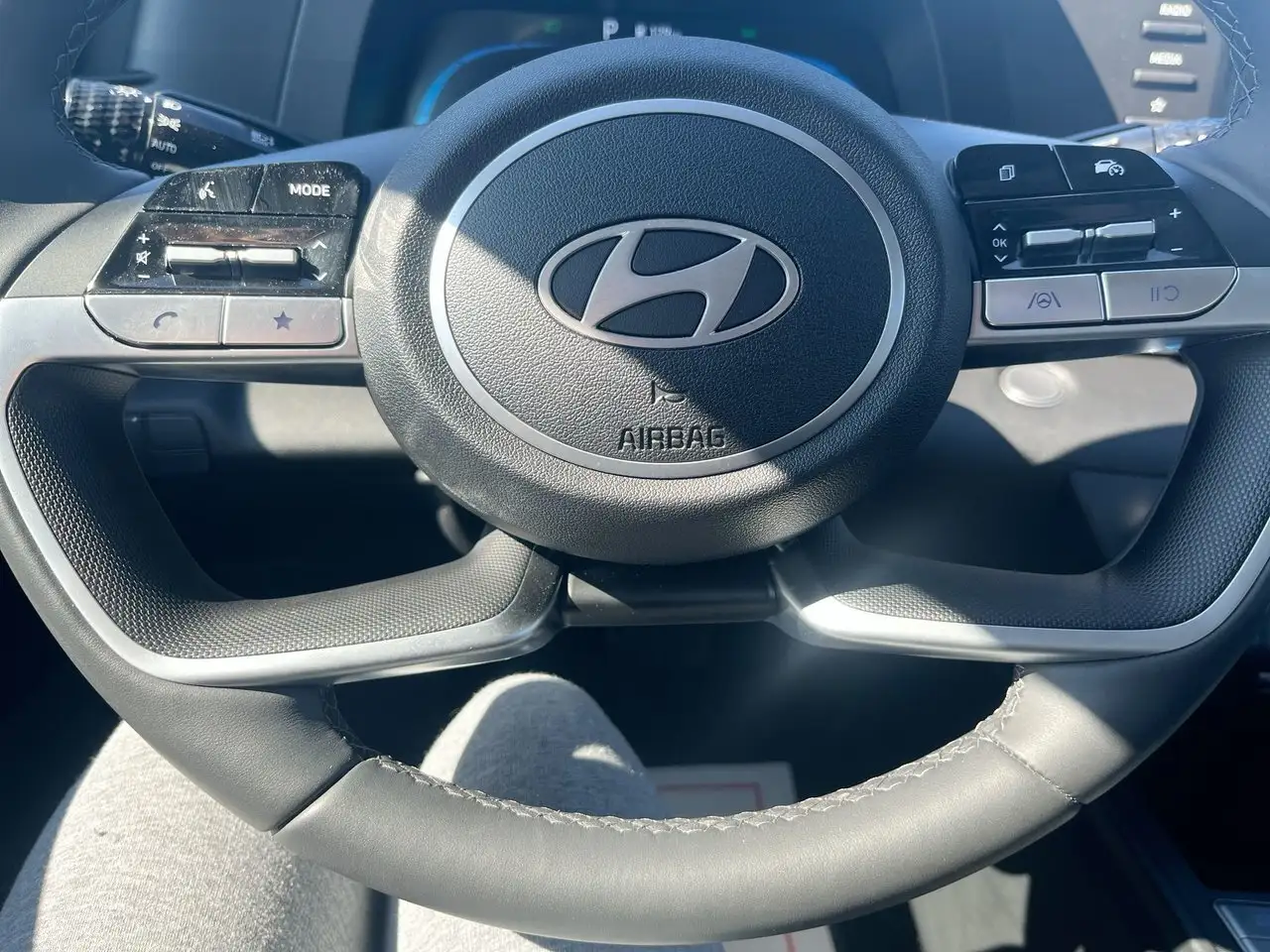 Hyundai ELANTRA снимка Hyundai ELANTRA