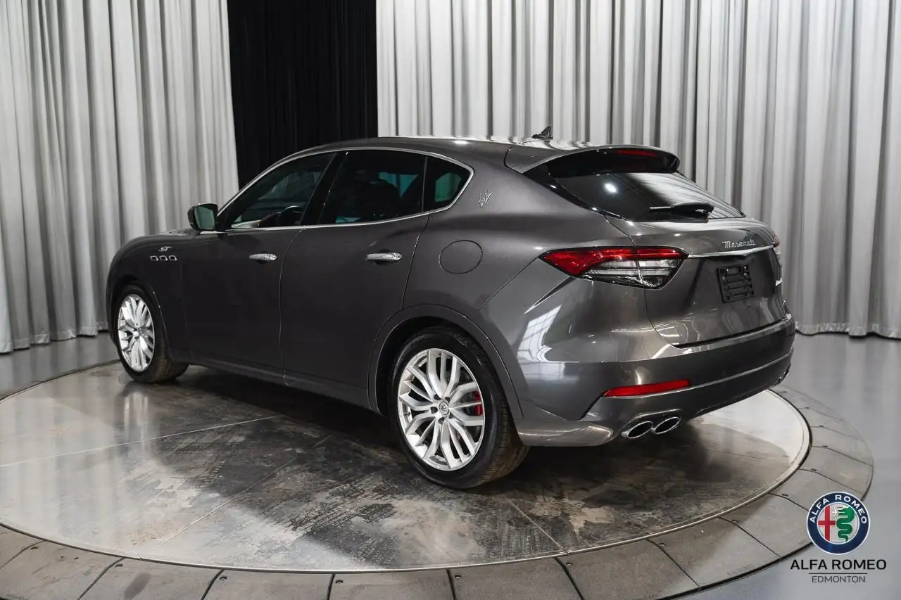 Maserati Levante снимка Maserati Levante