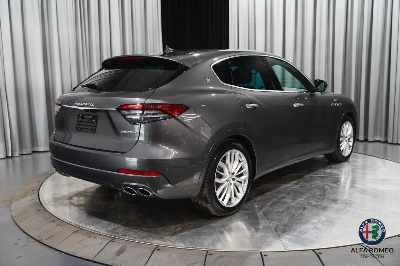 Maserati Levante снимка Maserati Levante