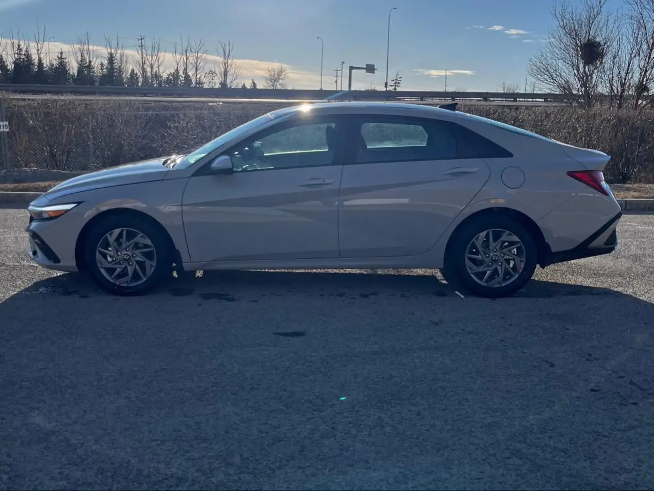Hyundai ELANTRA снимка Hyundai ELANTRA