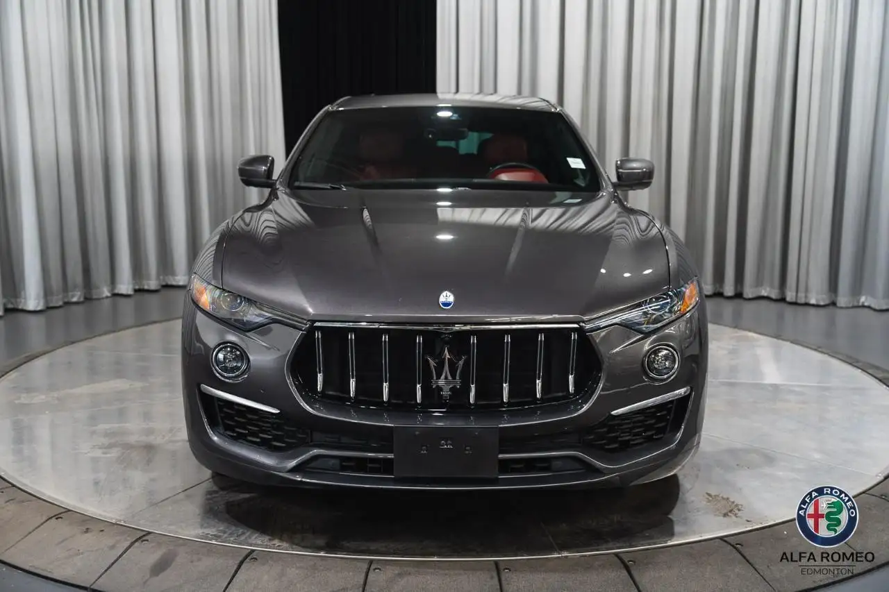 Maserati Levante снимка Maserati Levante