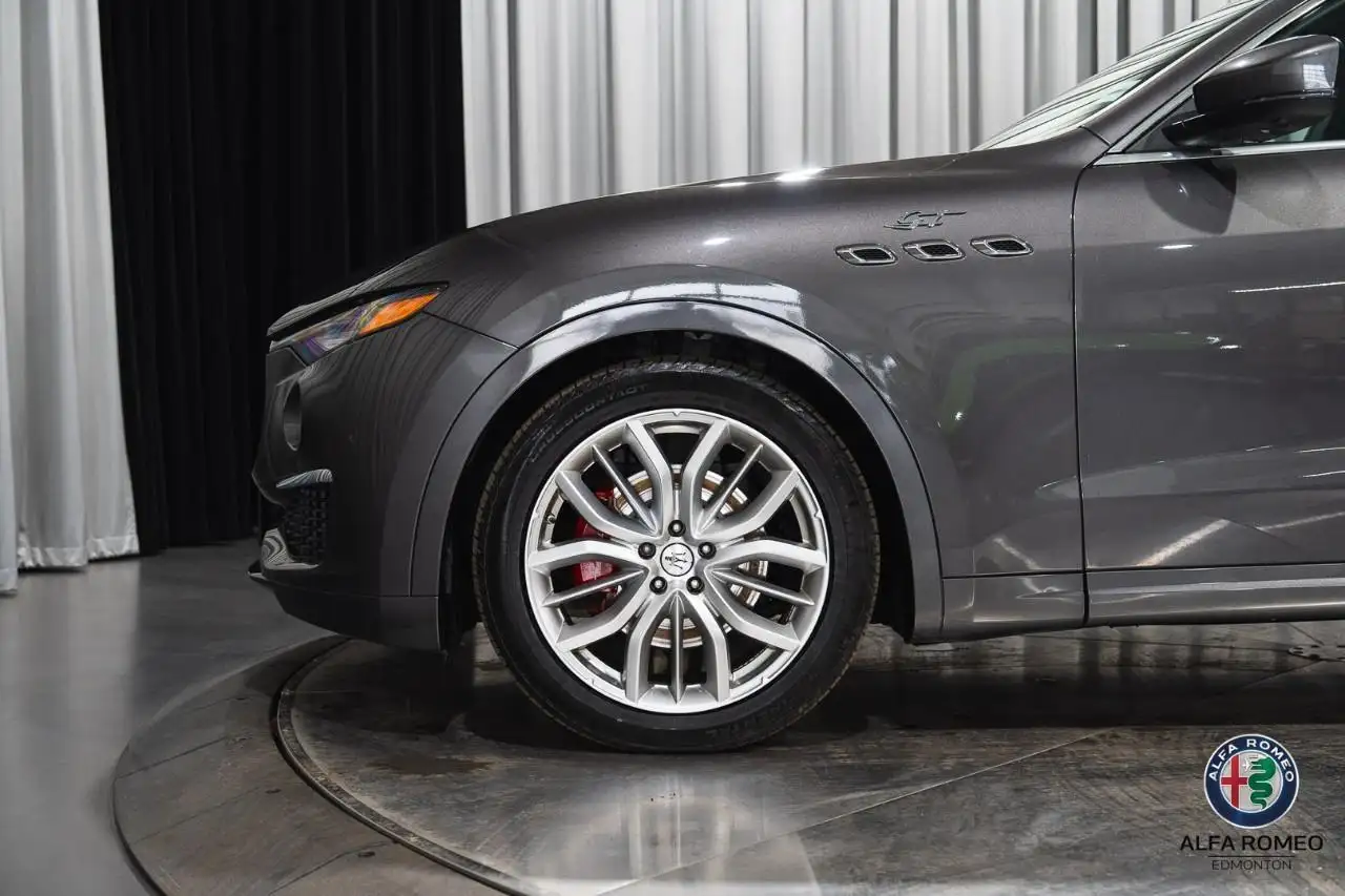 Maserati Levante снимка Maserati Levante