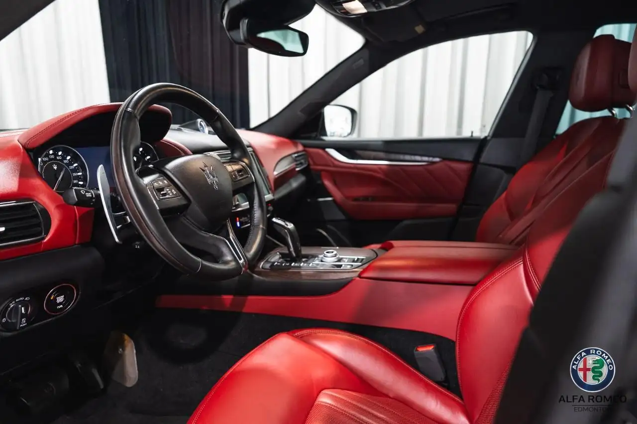 Maserati Levante снимка Maserati Levante