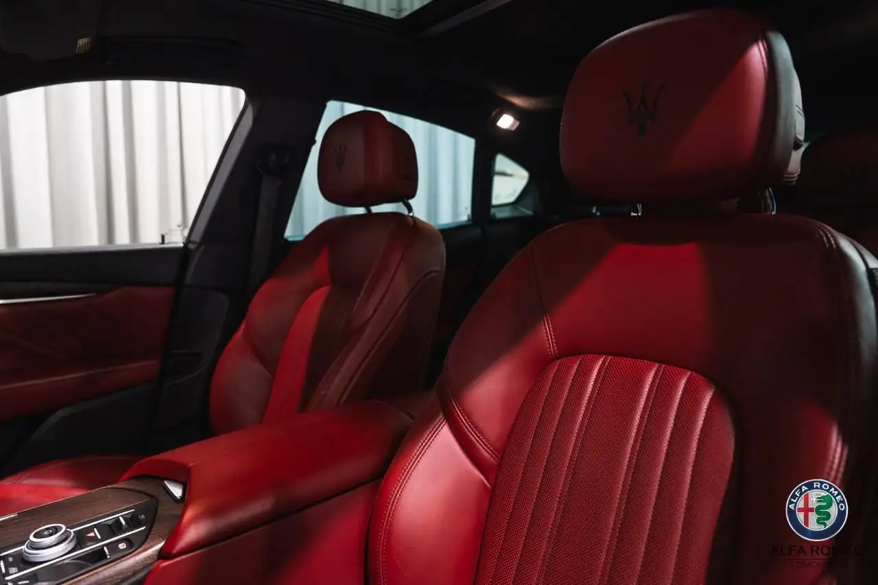 Maserati Levante снимка Maserati Levante
