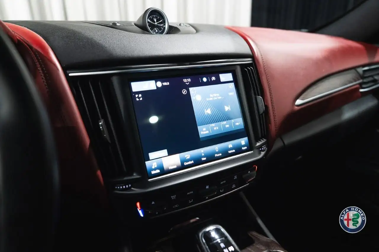 Maserati Levante снимка Maserati Levante
