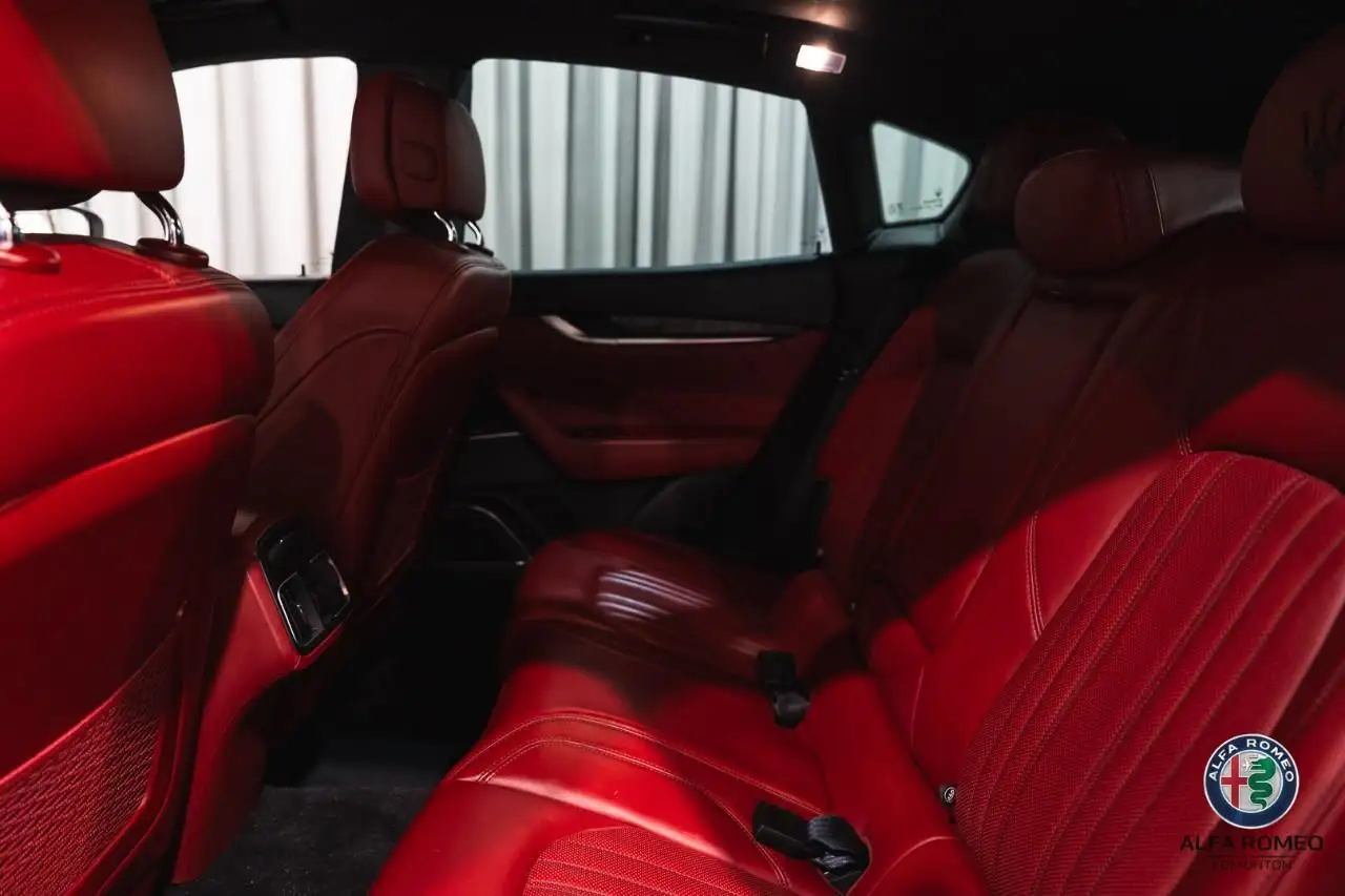 Maserati Levante снимка Maserati Levante