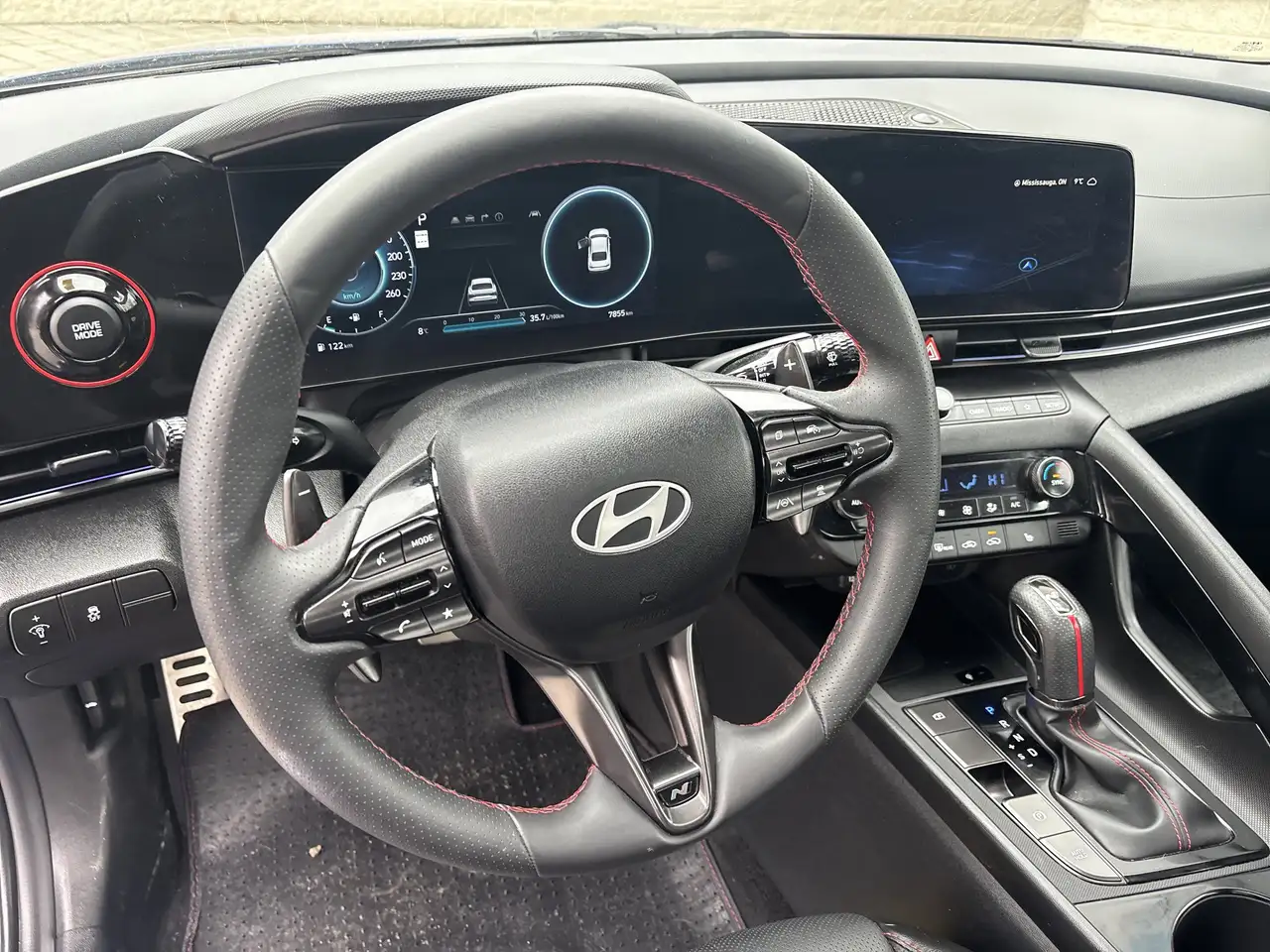 Hyundai ELANTRA photo Hyundai ELANTRA