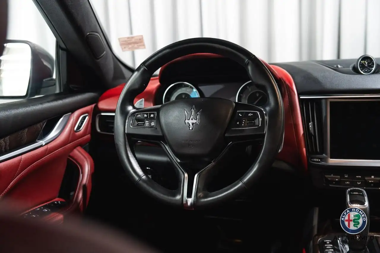 Maserati Levante снимка Maserati Levante