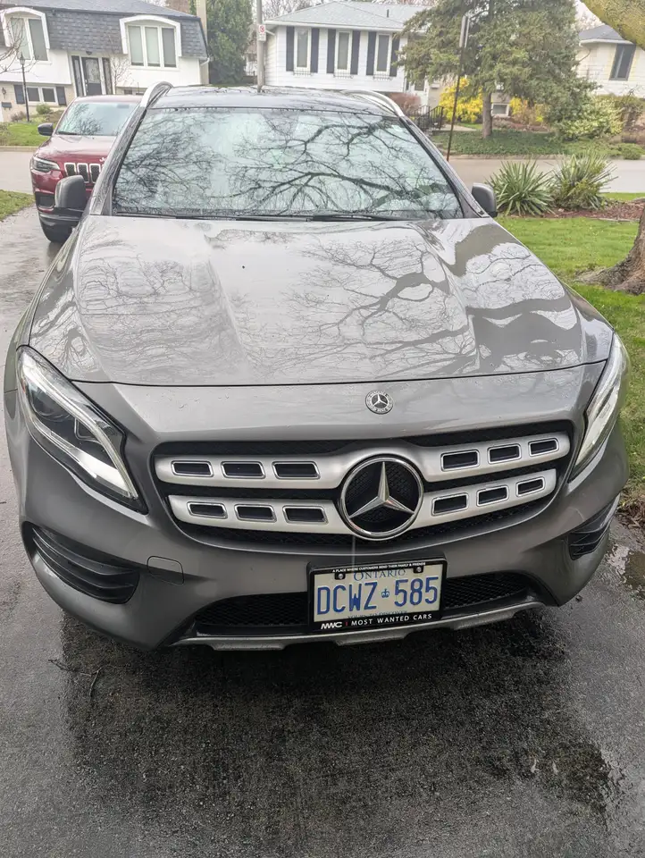 Mercedes-Benz GLA снимка Mercedes-Benz GLA