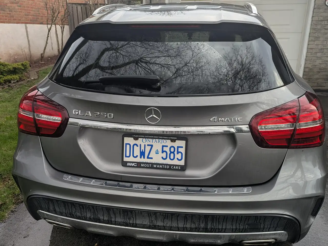 Mercedes-Benz GLA снимка Mercedes-Benz GLA