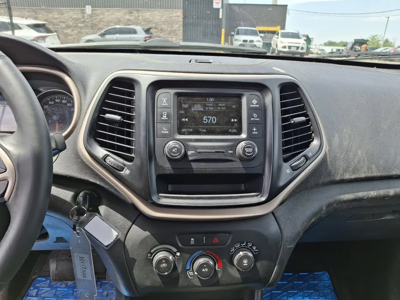 Jeep Cherokee снимка Jeep Cherokee
