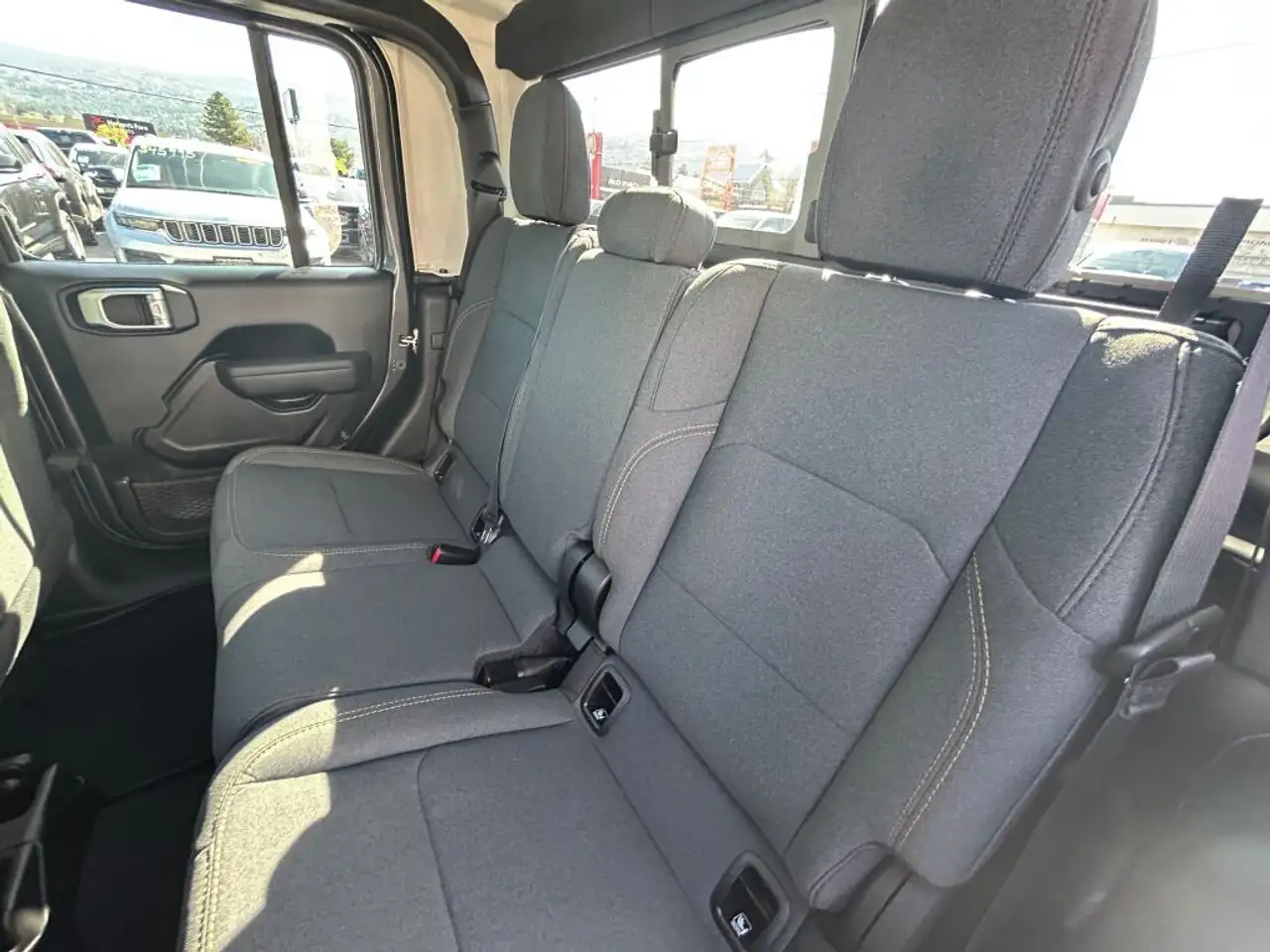 Jeep Gladiator снимка Jeep Gladiator