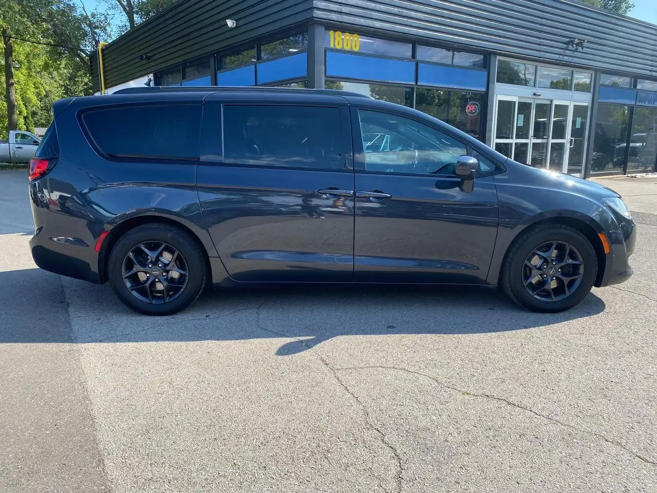 Chrysler Pacifica photo Chrysler Pacifica