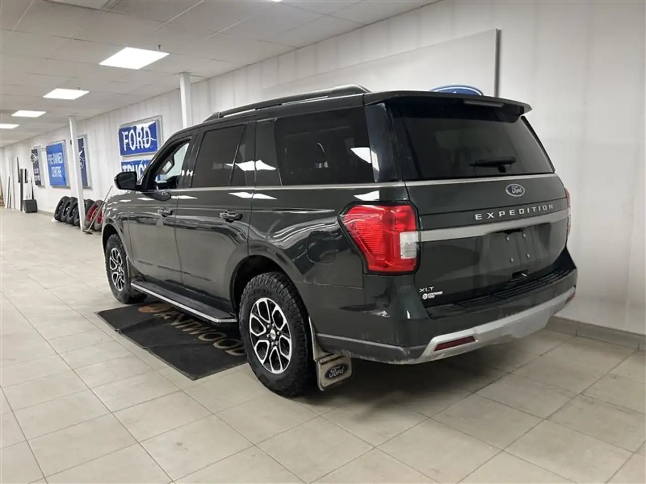 Ford Expedition снимка Ford Expedition
