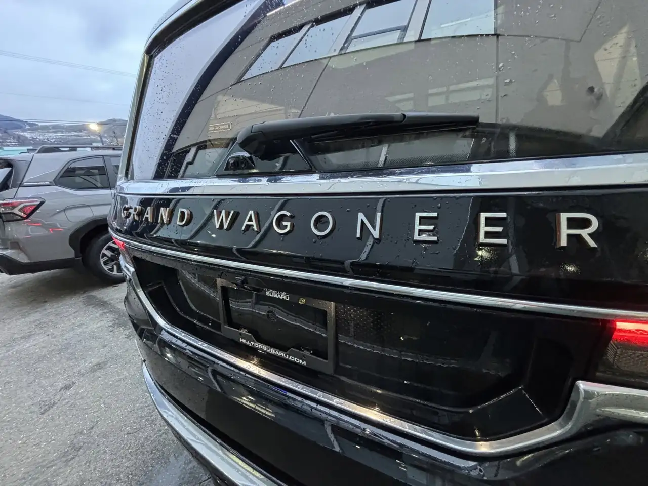 Jeep Grand Wagoneer снимка Jeep Grand Wagoneer