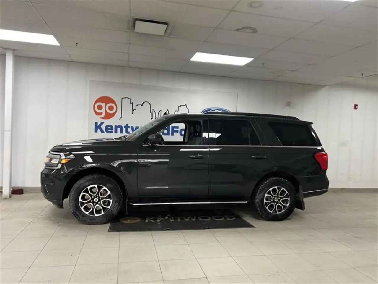 Ford Expedition снимка Ford Expedition