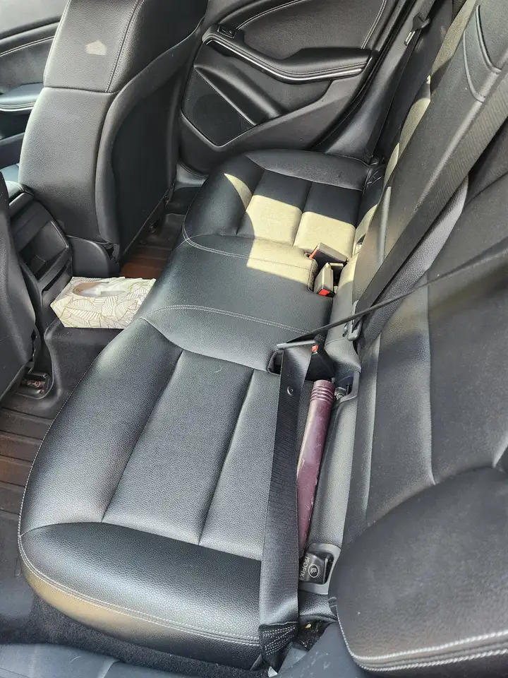 Mercedes-Benz GLA снимка Mercedes-Benz GLA