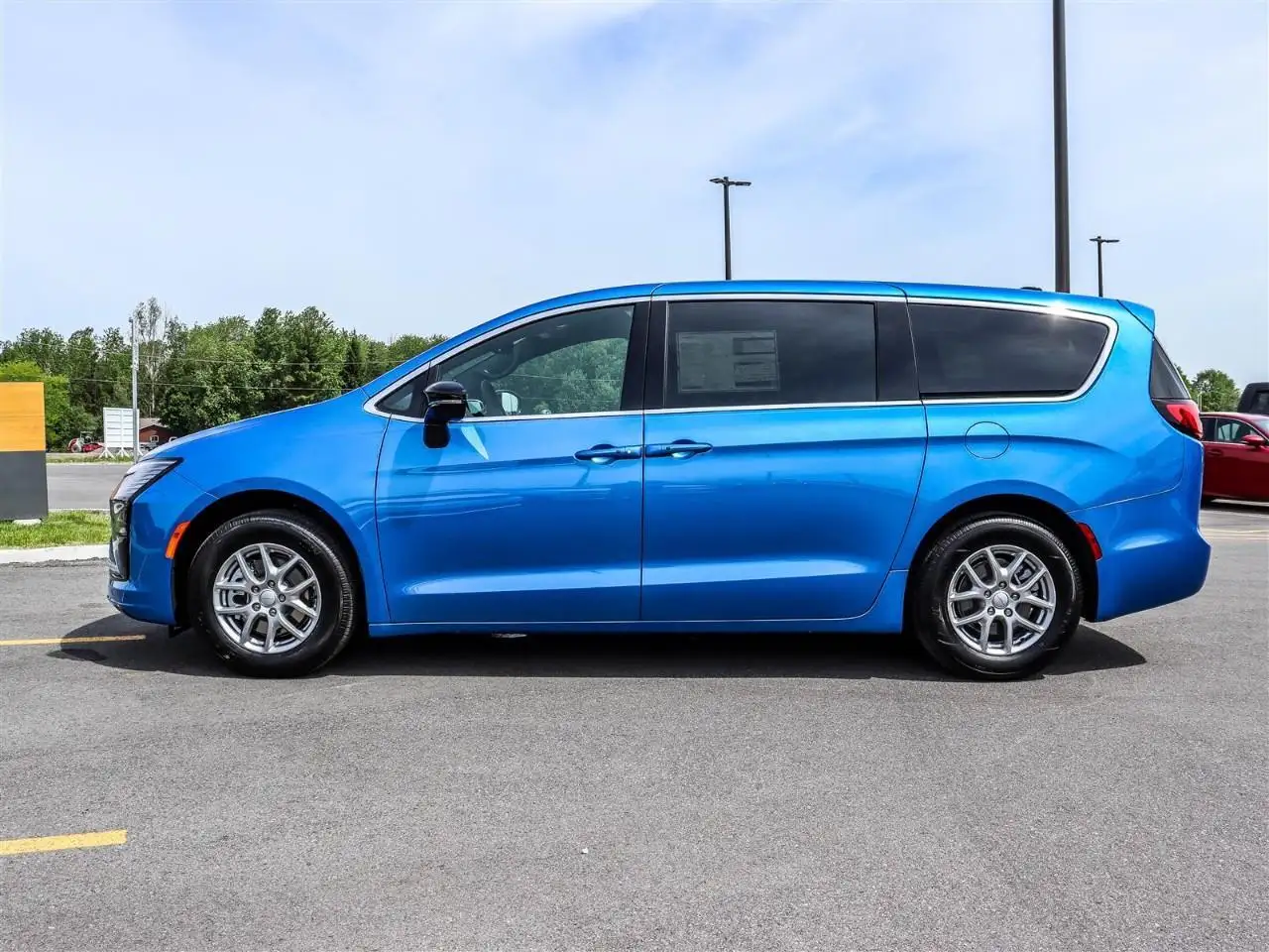 Chrysler Pacifica снимка Chrysler Pacifica