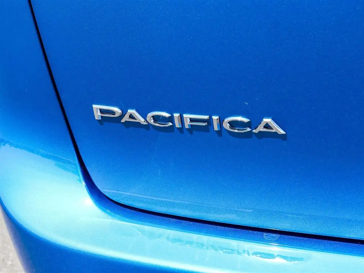 Chrysler Pacifica снимка Chrysler Pacifica