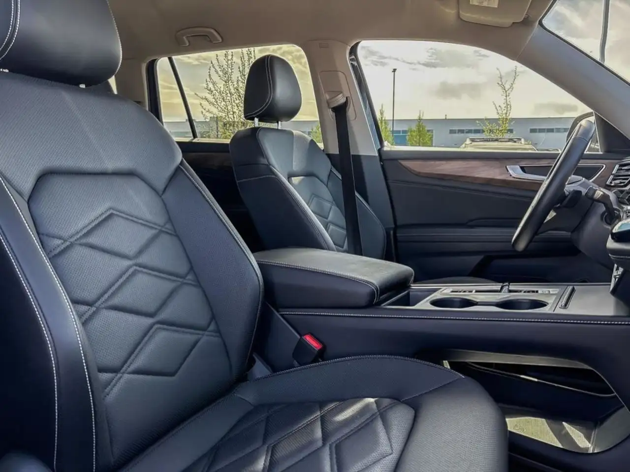 Volkswagen Atlas снимка Volkswagen Atlas