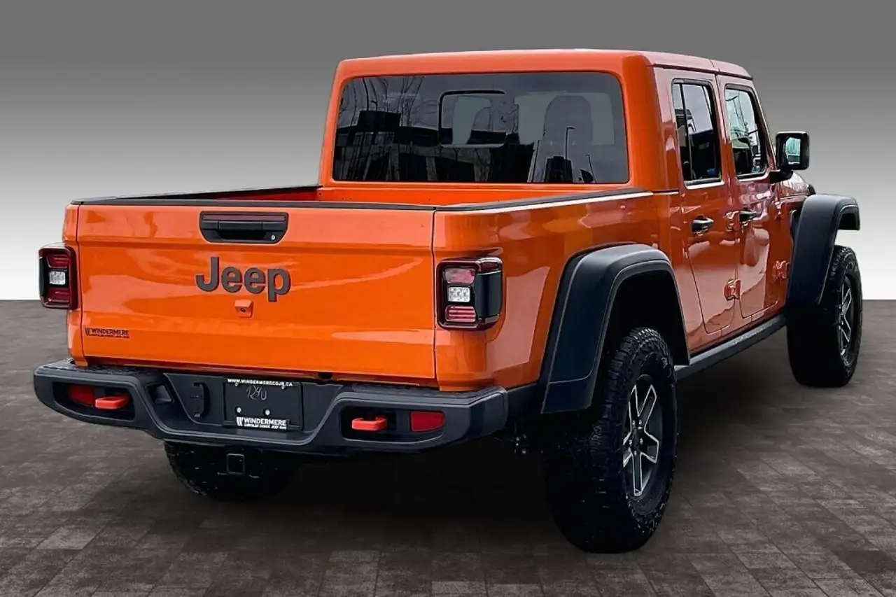 Jeep Gladiator photo Jeep Gladiator