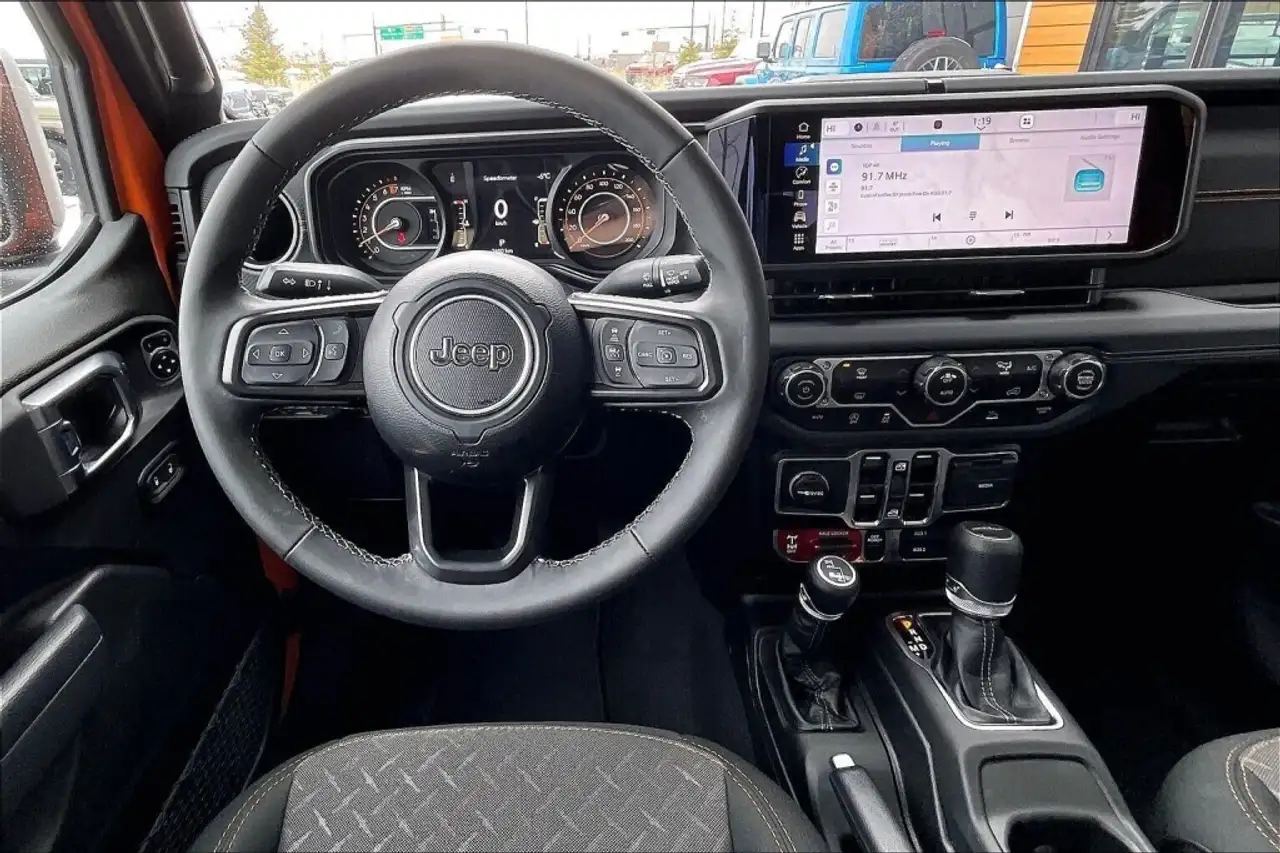 Jeep Gladiator photo Jeep Gladiator