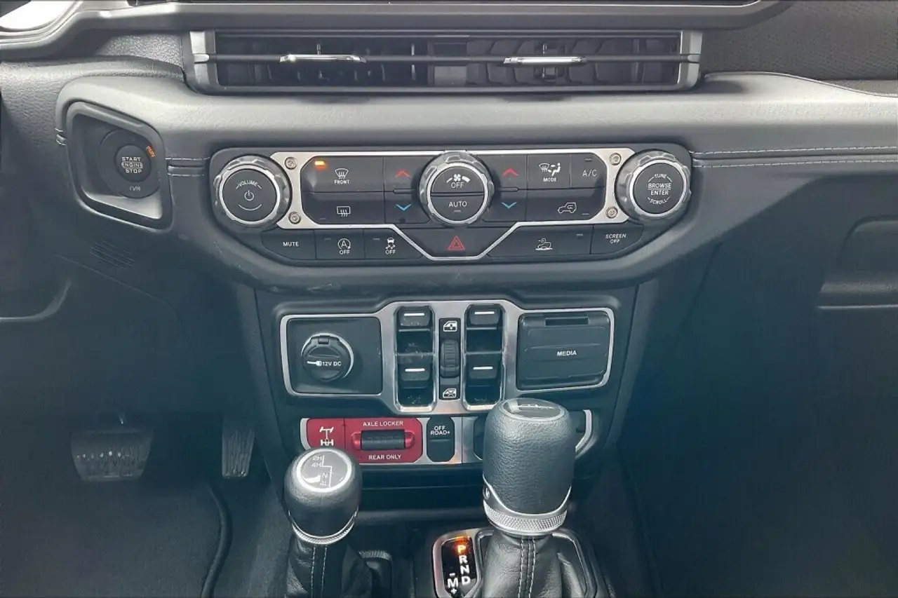 Jeep Gladiator photo Jeep Gladiator