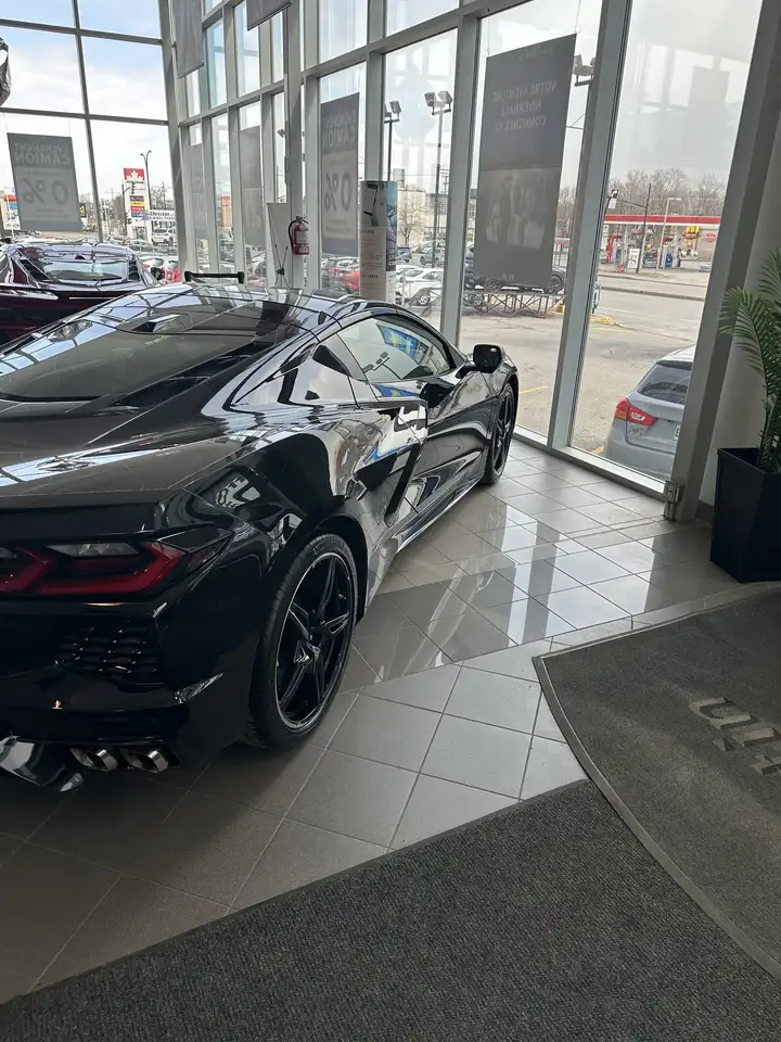 Chevrolet Corvette снимка Chevrolet Corvette