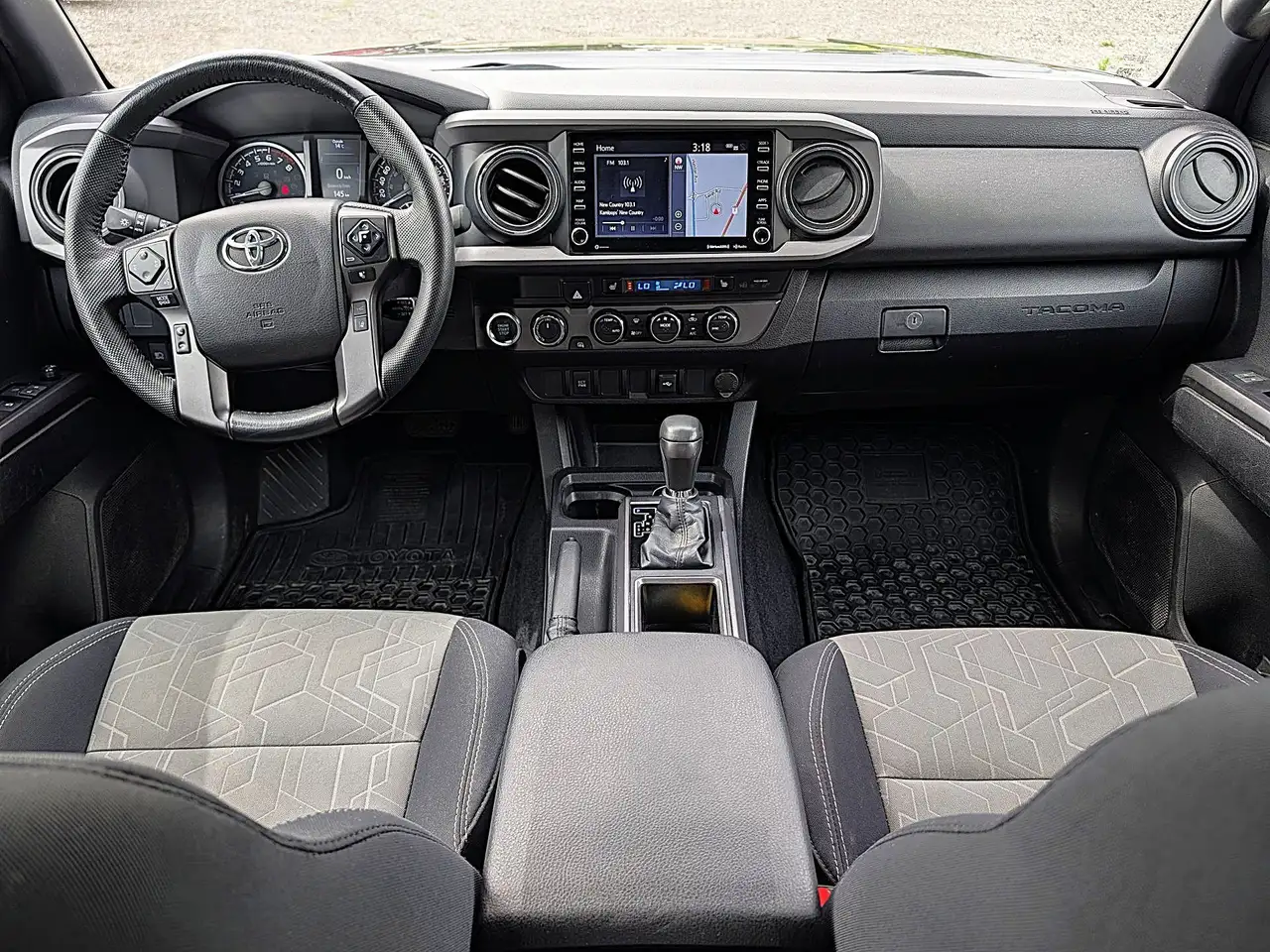 Toyota Tacoma снимка Toyota Tacoma