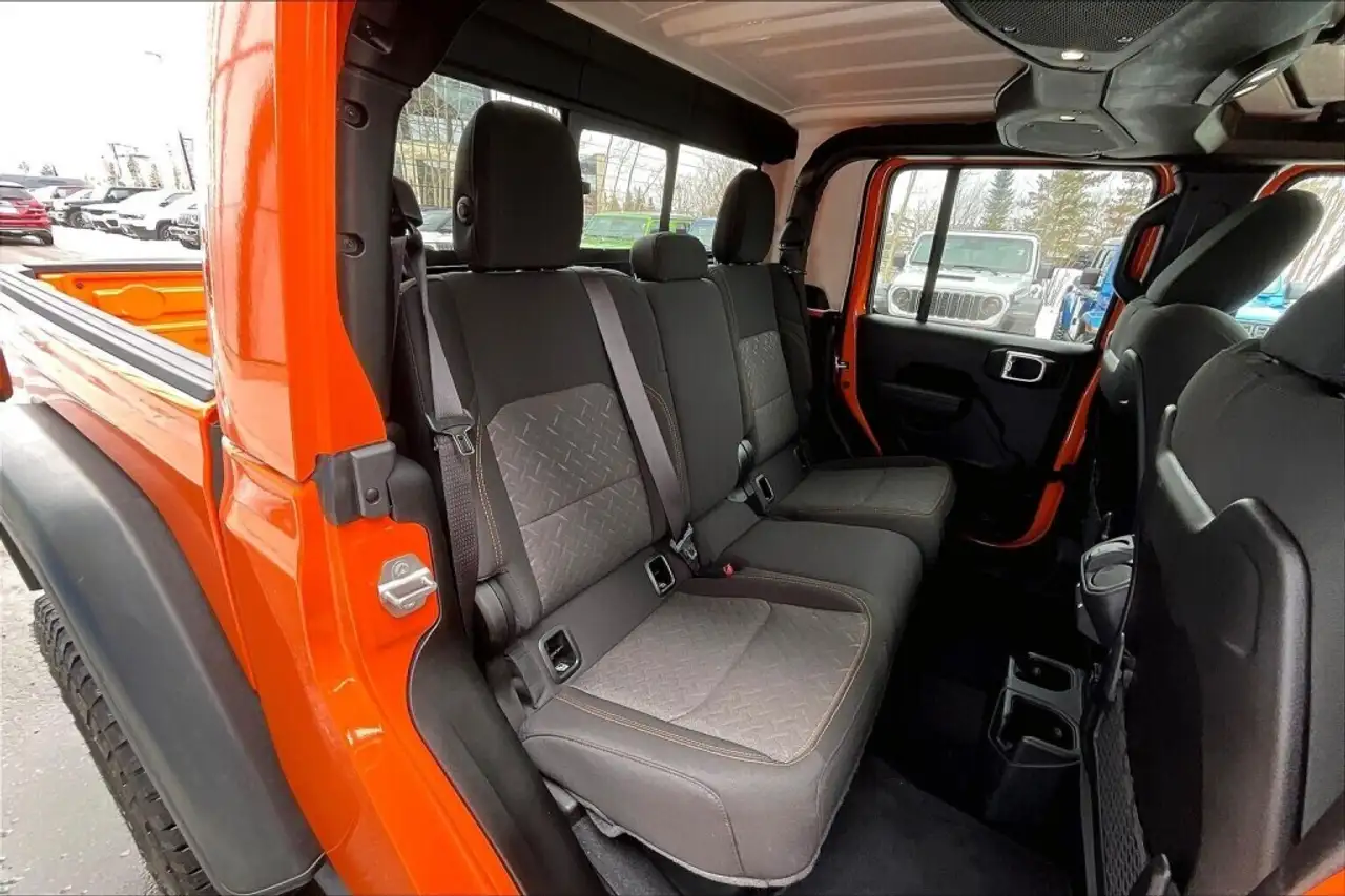 Jeep Gladiator photo Jeep Gladiator