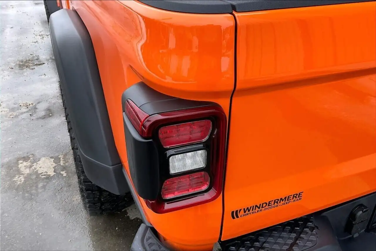 Jeep Gladiator photo Jeep Gladiator
