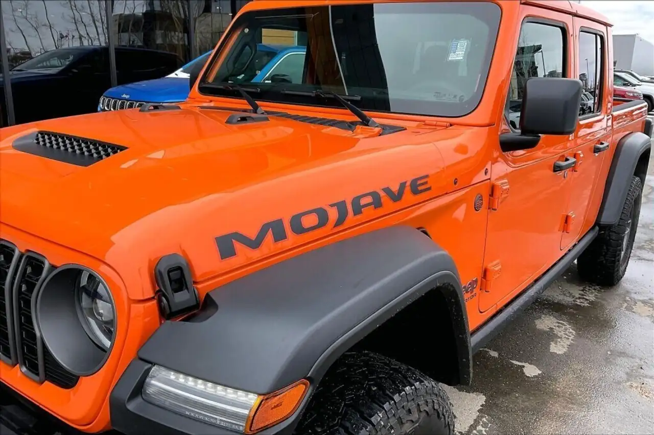 Jeep Gladiator photo Jeep Gladiator
