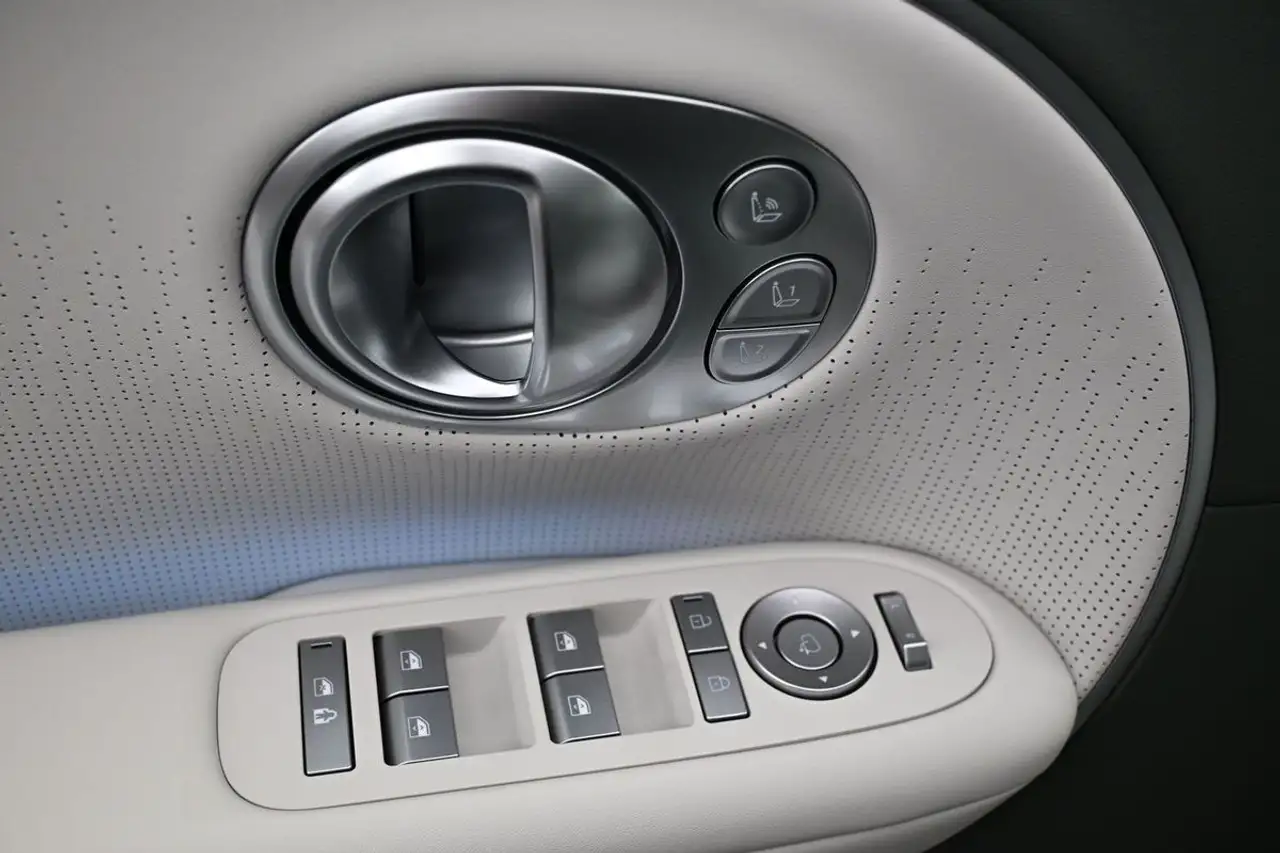 Hyundai IONIQ 9 снимка Hyundai IONIQ 9
