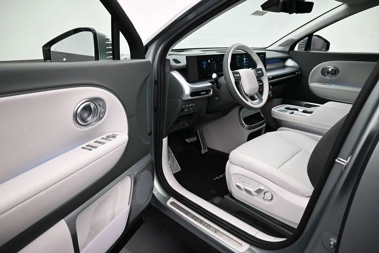 Hyundai IONIQ 9 снимка Hyundai IONIQ 9