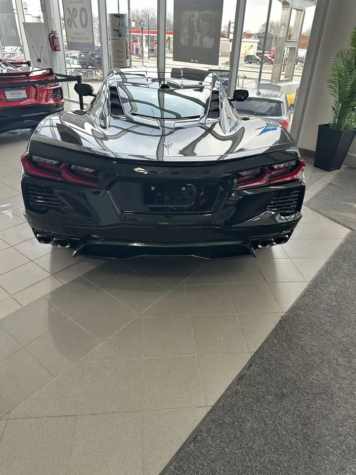 Chevrolet Corvette снимка Chevrolet Corvette