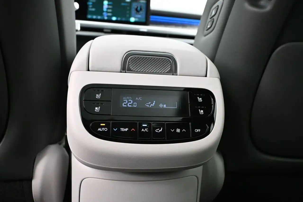 Hyundai IONIQ 9 снимка Hyundai IONIQ 9
