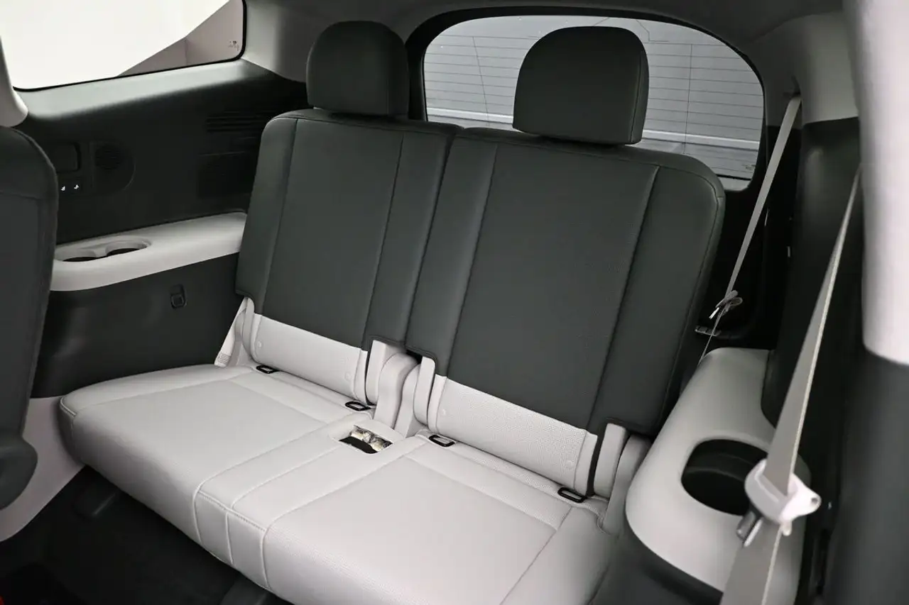 Hyundai IONIQ 9 снимка Hyundai IONIQ 9