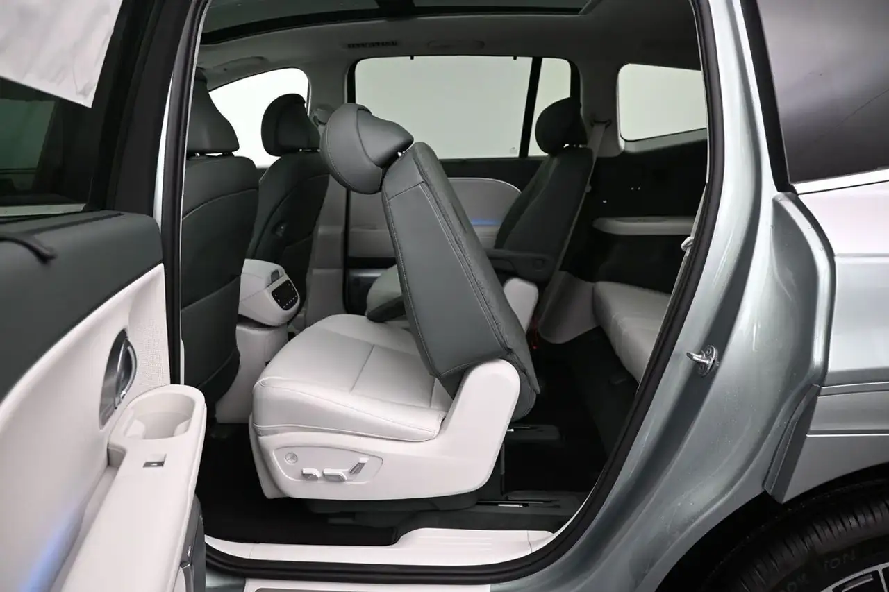 Hyundai IONIQ 9 снимка Hyundai IONIQ 9