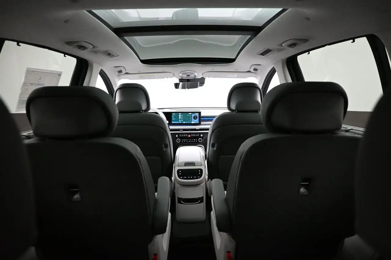 Hyundai IONIQ 9 снимка Hyundai IONIQ 9