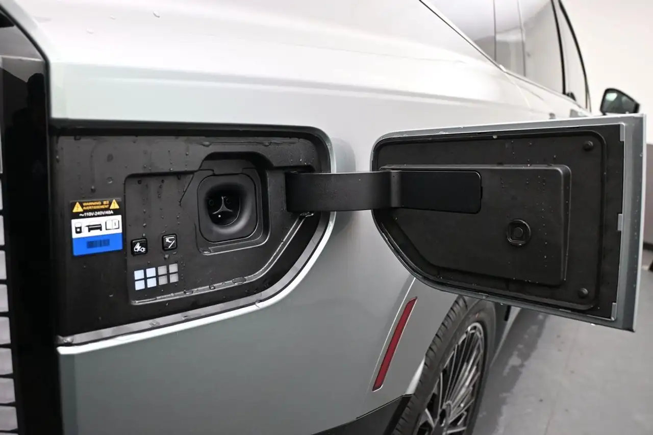 Hyundai IONIQ 9 снимка Hyundai IONIQ 9