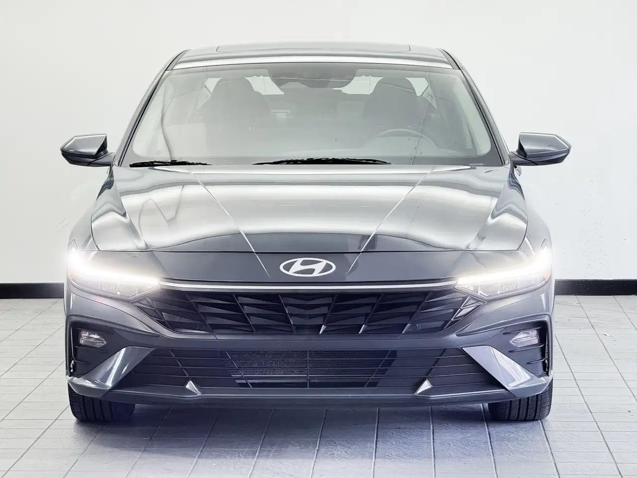 Hyundai ELANTRA fotografie Hyundai ELANTRA