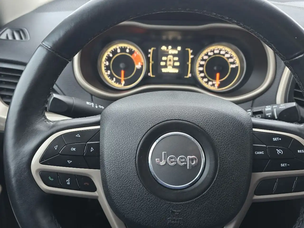 Jeep Cherokee photo Jeep Cherokee