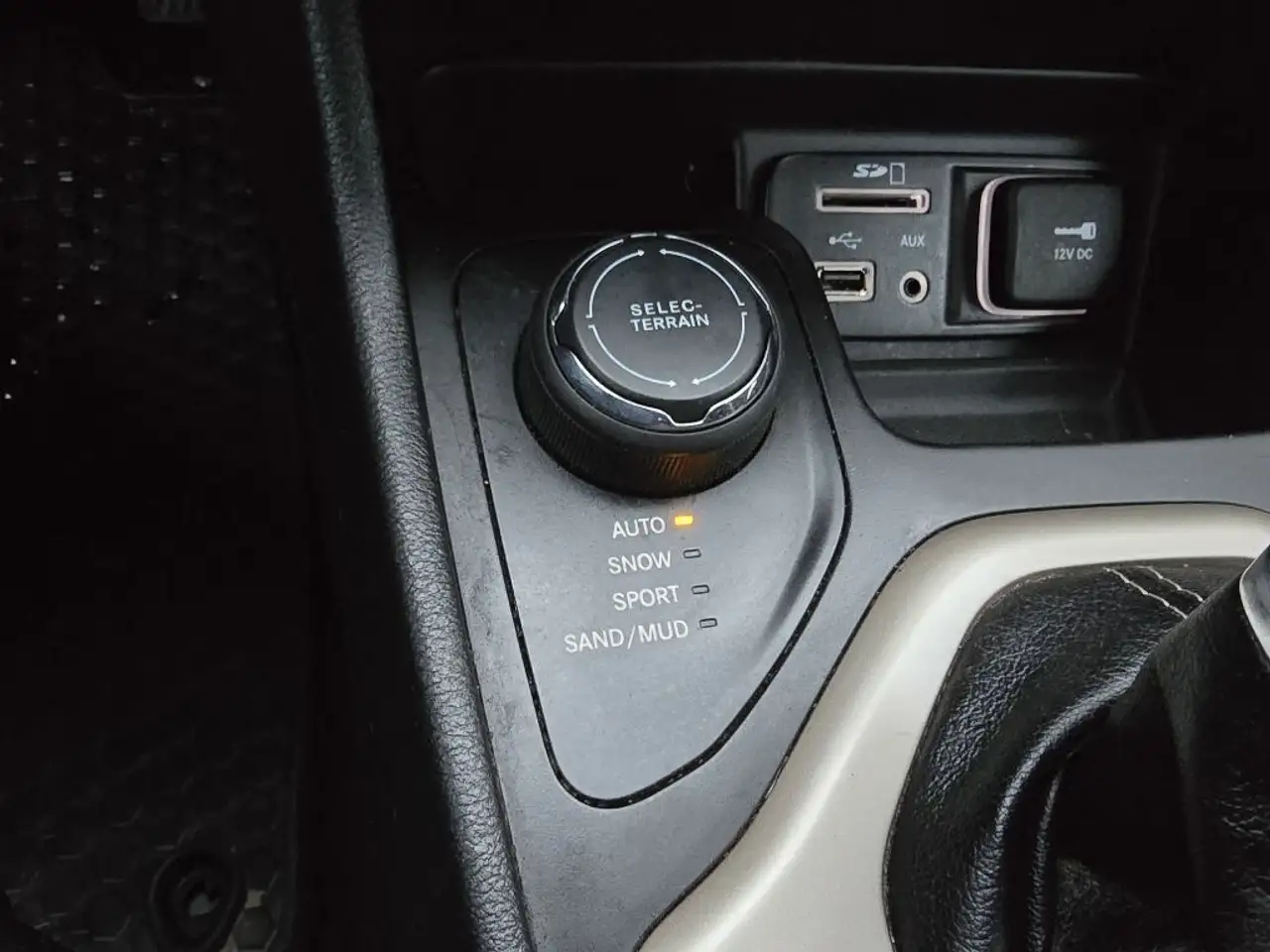 Jeep Cherokee photo Jeep Cherokee