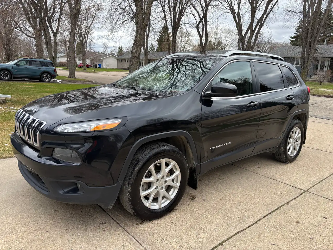 Jeep Cherokee photo Jeep Cherokee