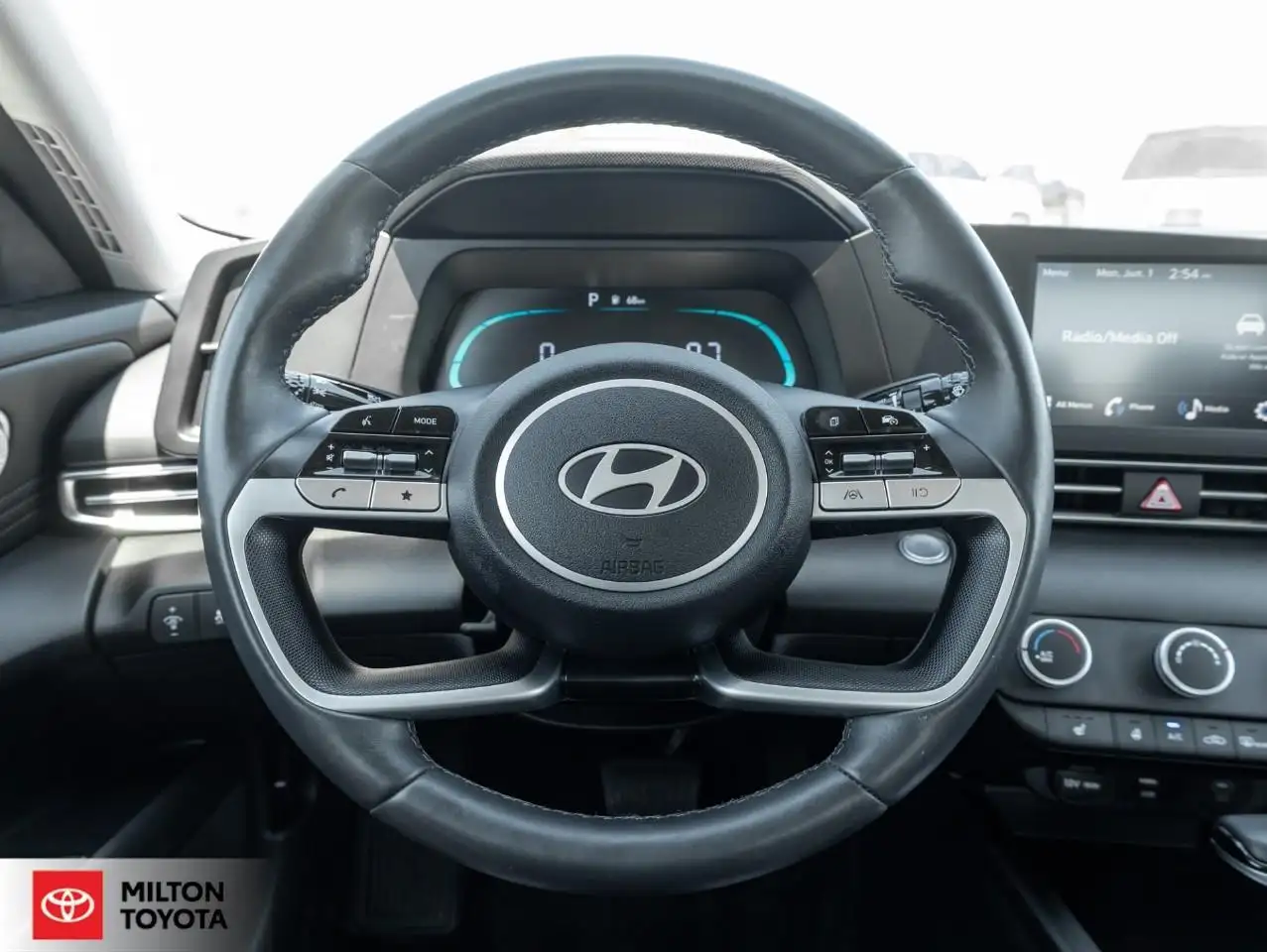 Hyundai ELANTRA снимка Hyundai ELANTRA
