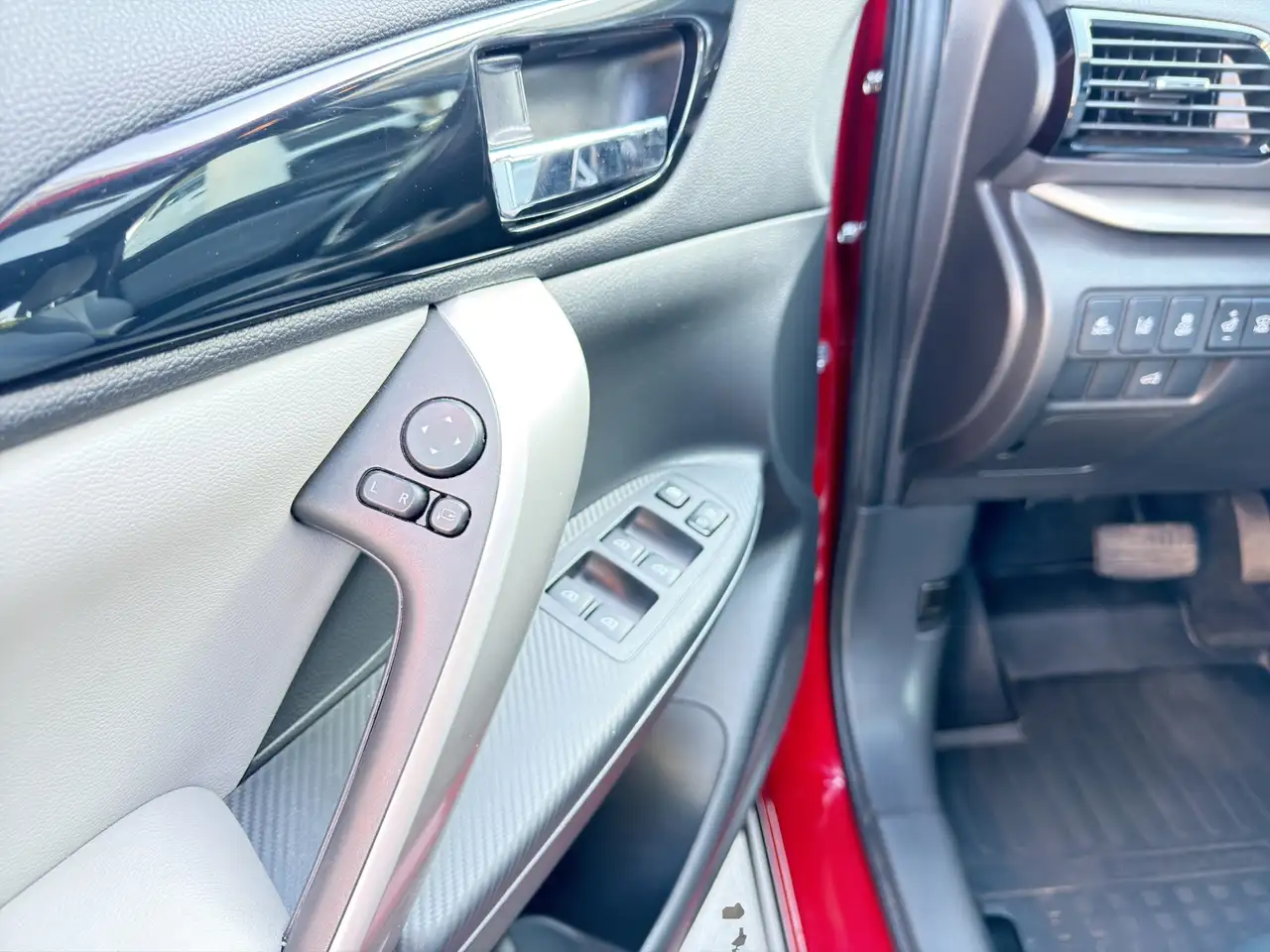 Mitsubishi Eclipse Cross снимка Mitsubishi Eclipse Cross