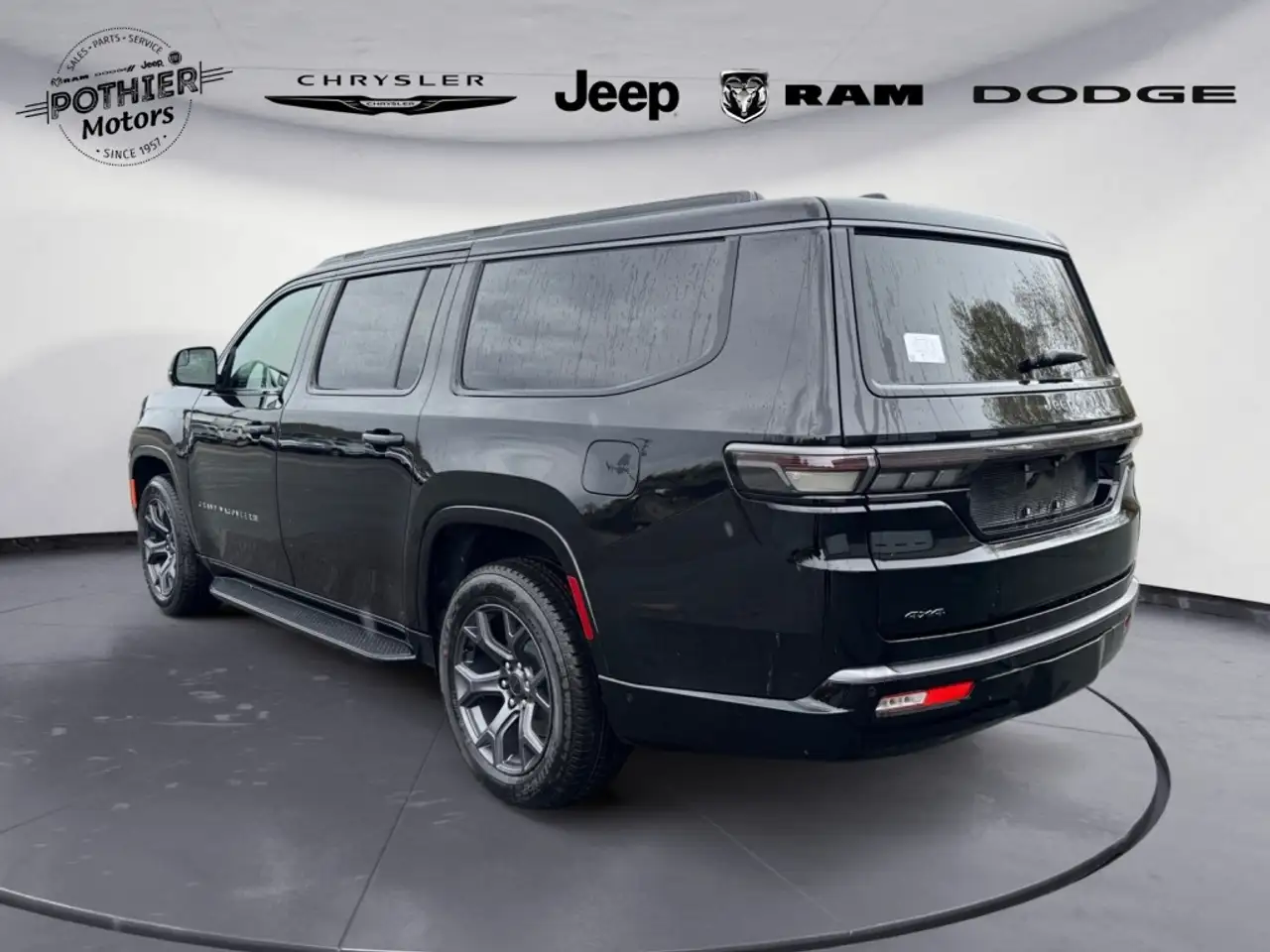 Jeep Grand Wagoneer photo Jeep Grand Wagoneer