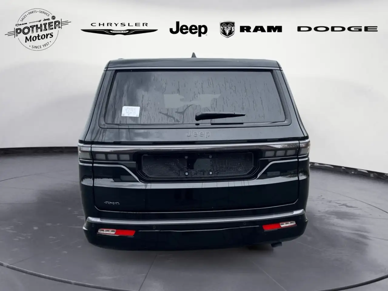 Jeep Grand Wagoneer photo Jeep Grand Wagoneer