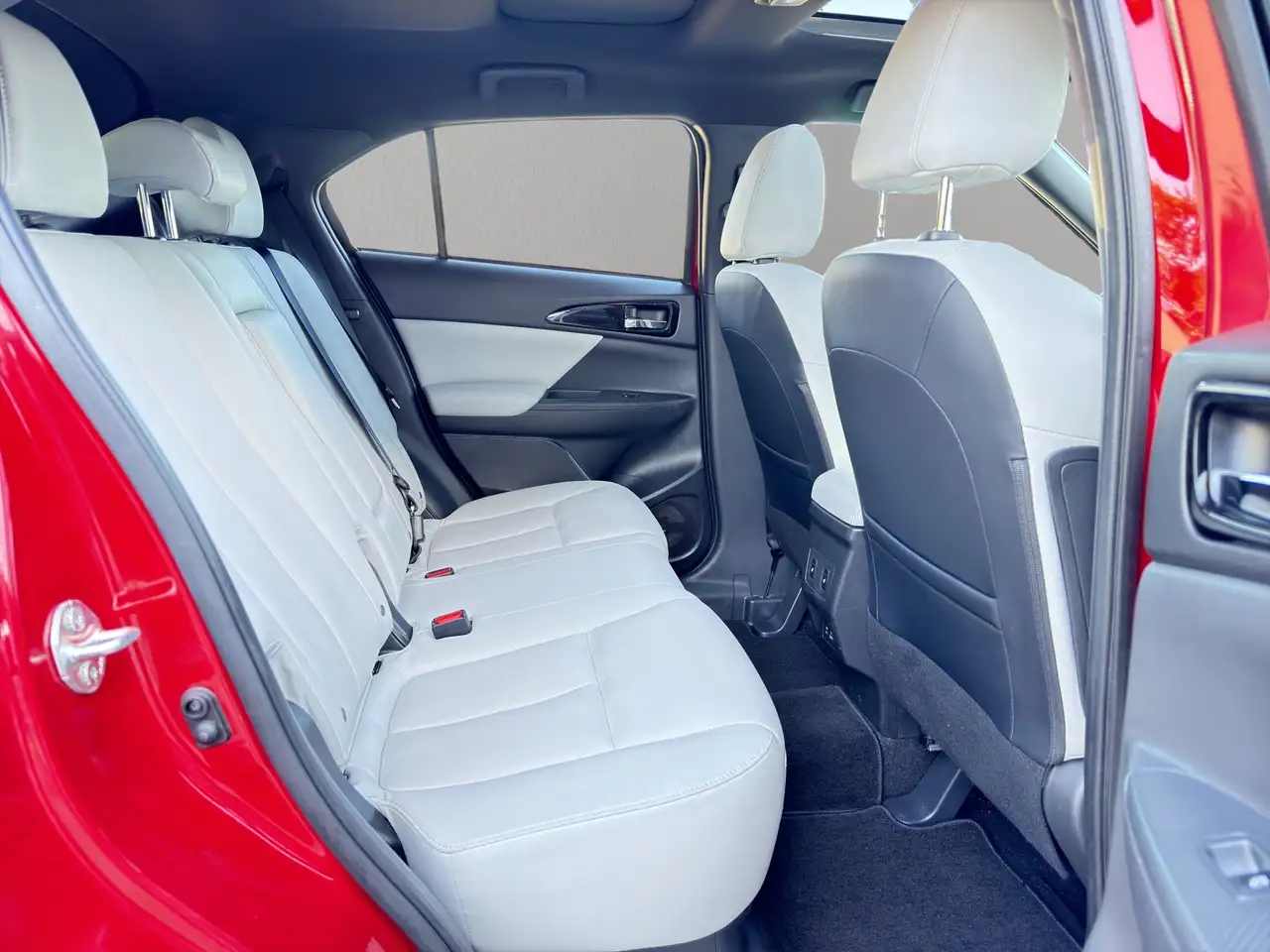 Mitsubishi Eclipse Cross снимка Mitsubishi Eclipse Cross