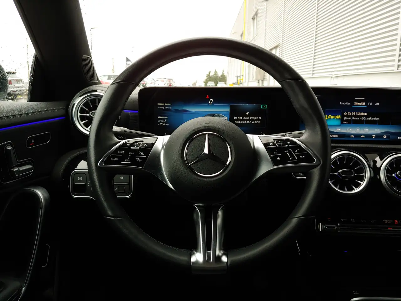 Mercedes-Benz CLA снимка Mercedes-Benz CLA
